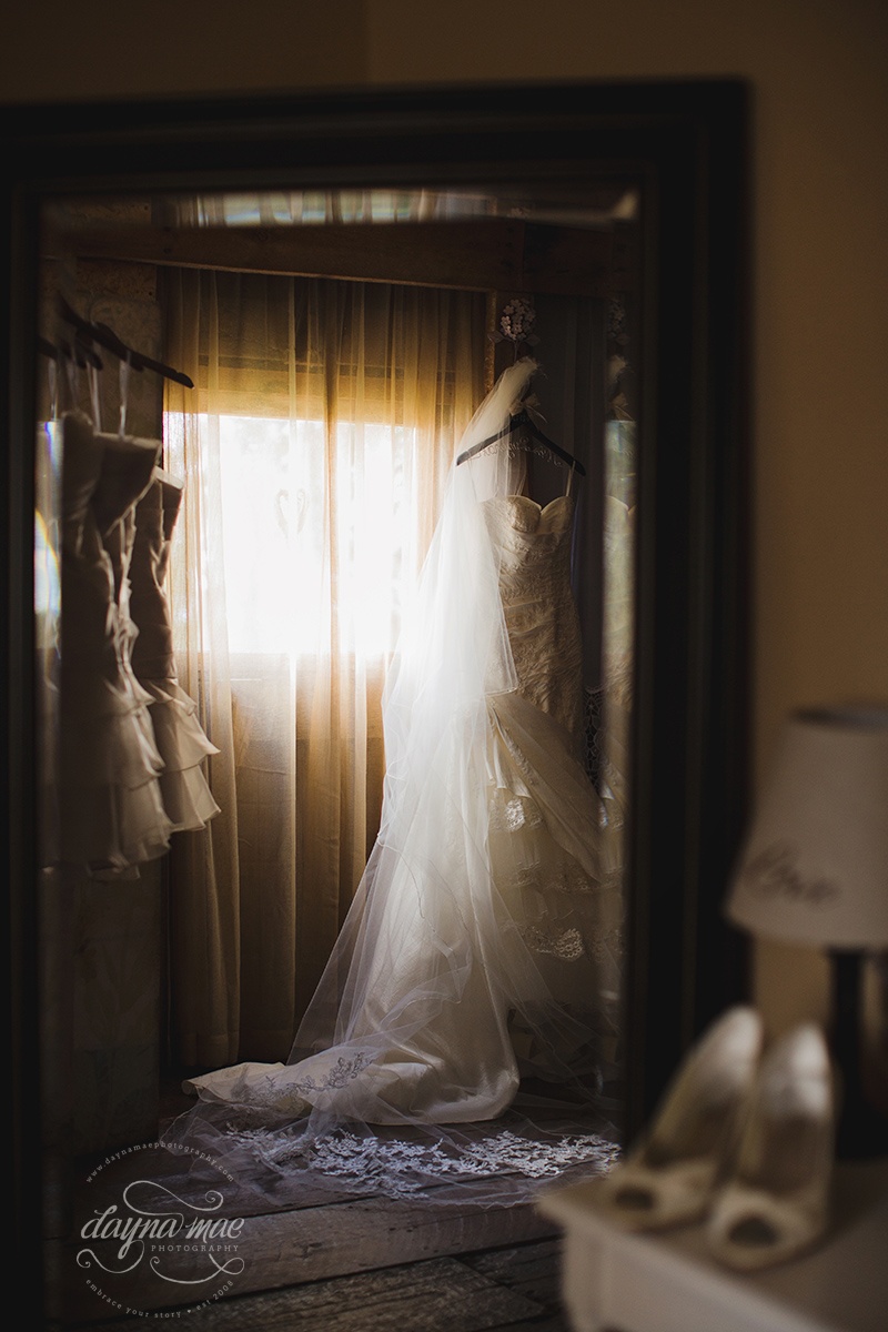 01Vintage_Barn_Wedding_Hilltop_Manor