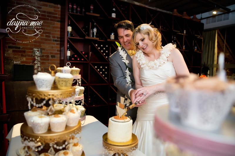 17-downtown-ann-arbor-vinology-wedding